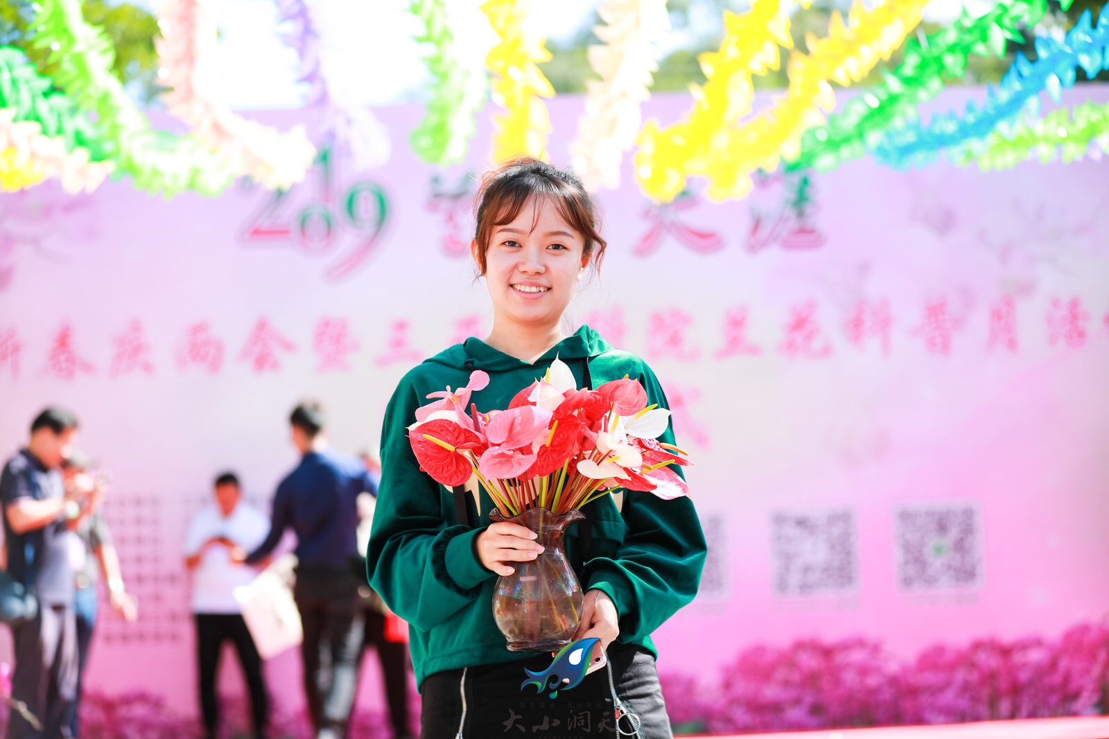 三亞迎春蘭花展在臨春嶺公園舉行，吸引市民游客前來參觀