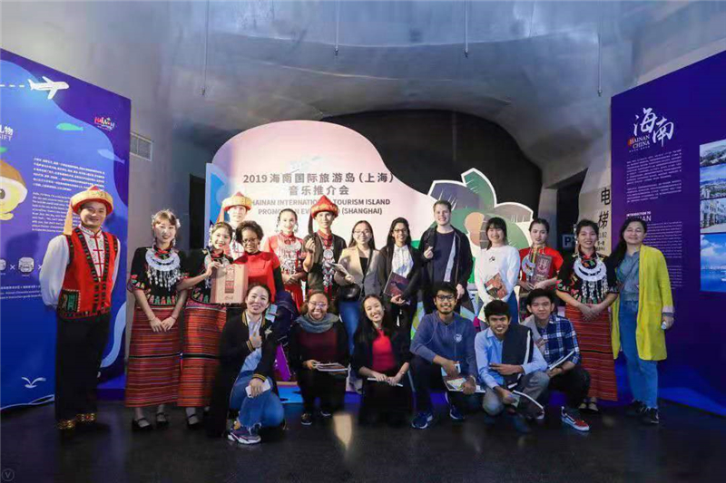 1、檳榔谷助力海南國際旅游島（上海）音樂推介會 邀請游客做黎家人