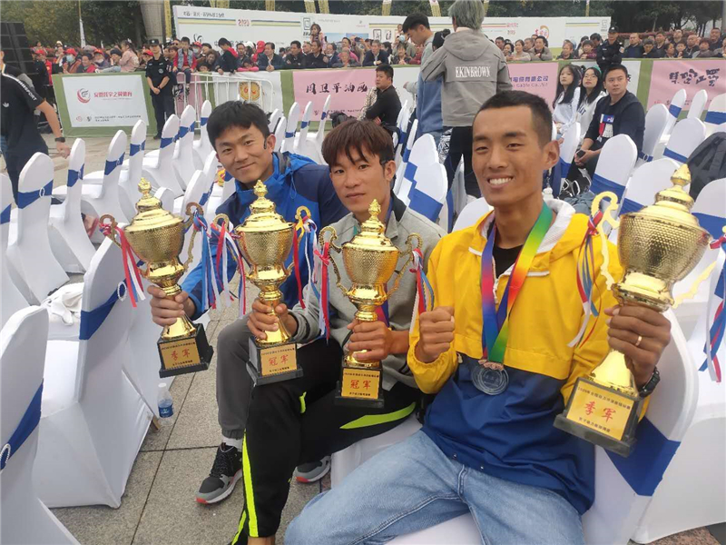 海南趣玩水運動俱樂部隊員參賽獲獎 海南趣玩水運動俱樂部隊員參賽獲獎